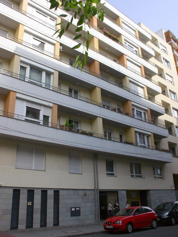 Arriva Apartment, Optional Indoor Parking Budapest Luaran gambar