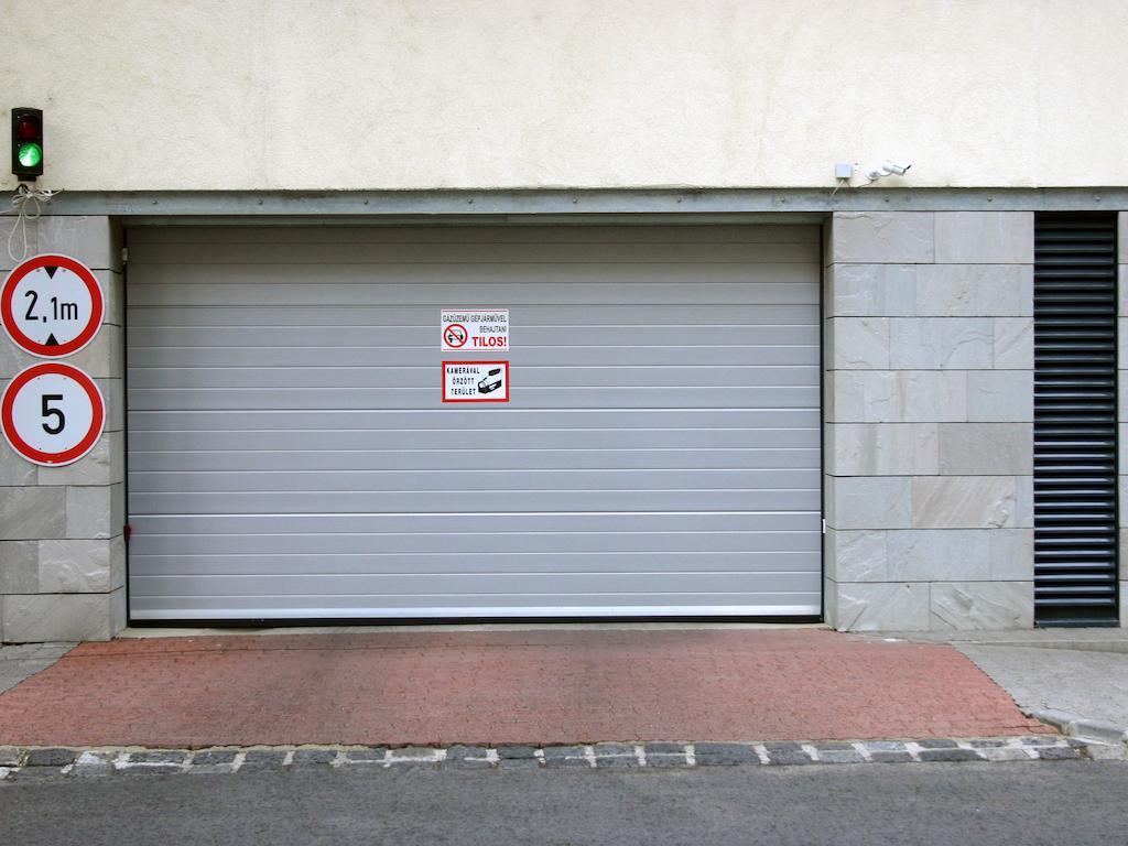 Arriva Apartment, Optional Indoor Parking Budapest Luaran gambar